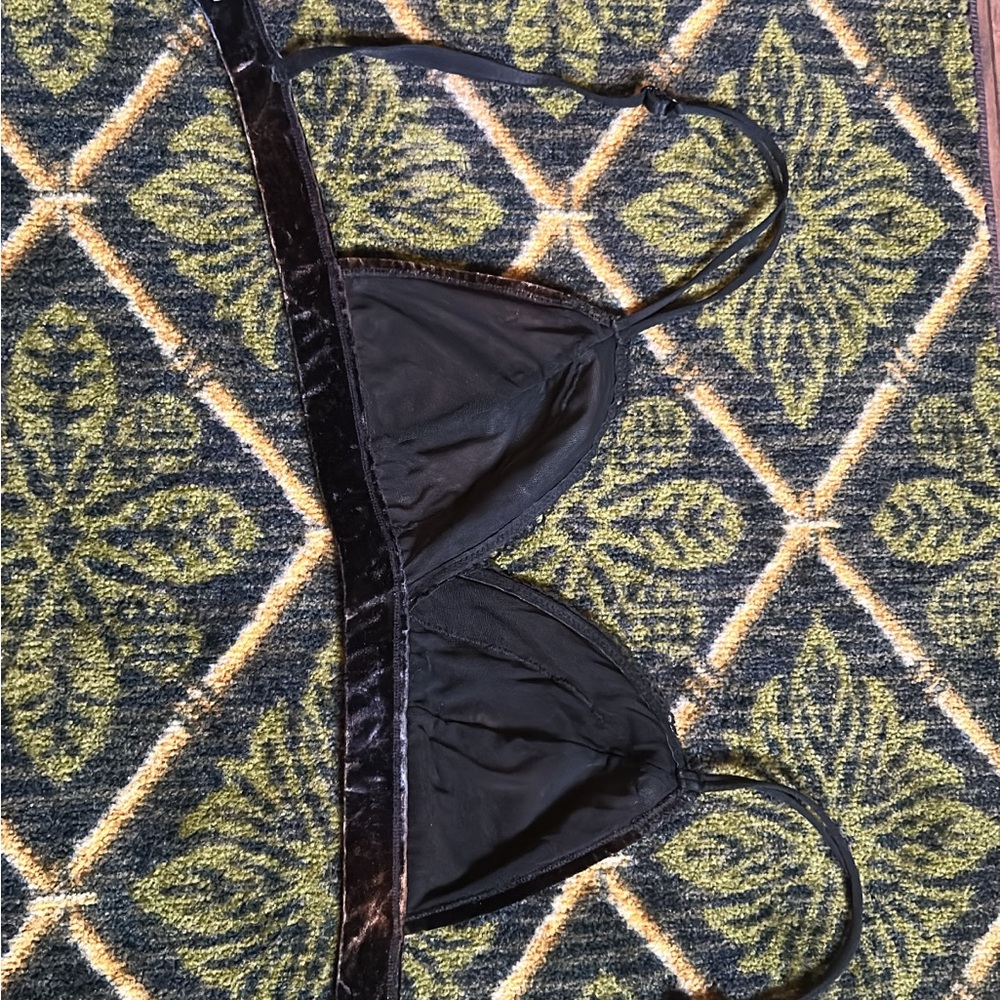 Xhilaration Black Velvet Lace Bralette - Picture 4 of 5